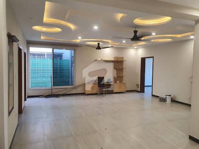 14 Marla Premium Designer House Upper Portion For Rent