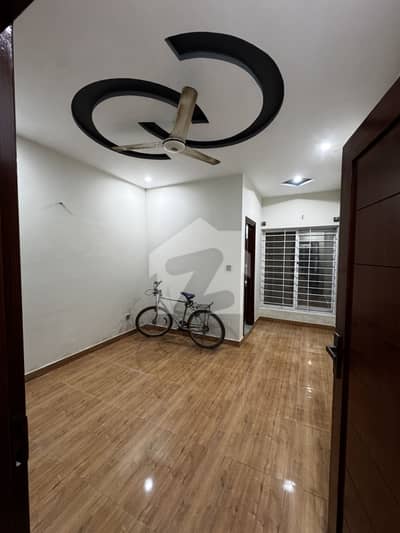 5 Marla Beautiful Ground Portion With Basement Available For Rent In B-17 Islamabad