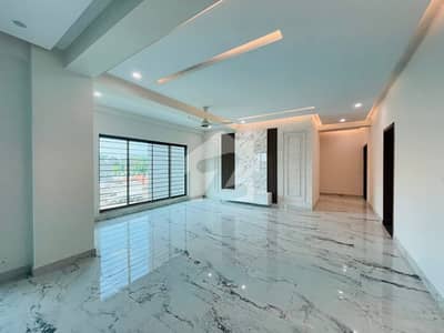 4 Bed Room Apartment Available For Sale in Askari 12 4 Bed Room Apartment Available For Sale in Askari 12