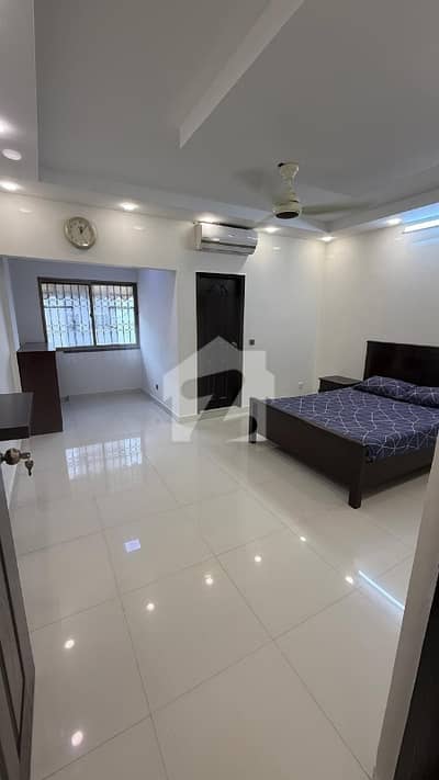 FULLY RENOVATED 3 BED FLAT FOR SELL CLIFTON BLOCK 8