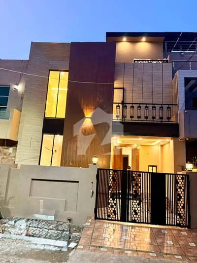 لیک سٹی میڈوز فیز 1 لیک سٹی میڈوز,لاہور میں 3 کمروں کا 5 مرلہ مکان 2.8 کروڑ میں برائے فروخت۔
