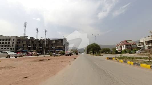 ڈی ۔ 12/2 ڈی ۔ 12,اسلام آباد میں 10 مرلہ رہائشی پلاٹ 7.5 کروڑ میں برائے فروخت۔