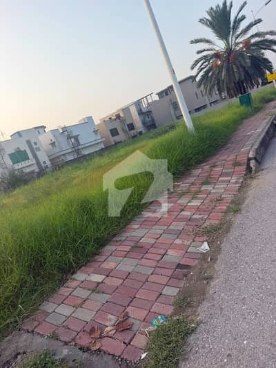 10 marla plot for sale VIP sector VIP luctiaon