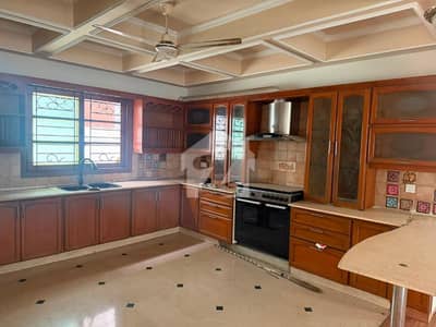 BANGLOW AVAILABLE FOR RENT