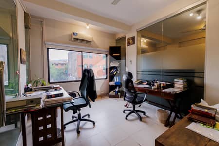 OFFICE FOR RENT (ENTIRE FLOOR)