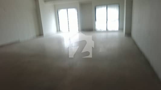 شاہراہِ فیصل کراچی میں 1 کنال Studio دفتر 9.9 لاکھ میں کرایہ پر دستیاب ہے۔
