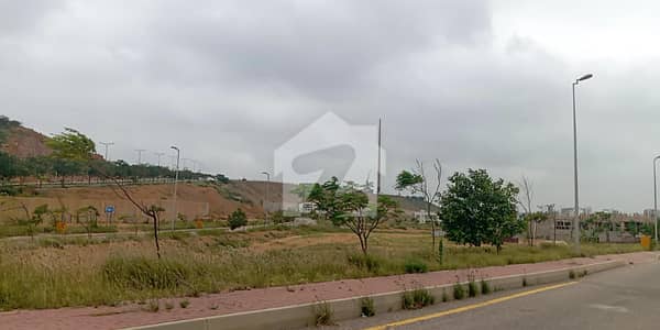 Bahria Hills Plots FOR SALE Facing Jinnah Avenue And 2 Km From Main Entrance Of BTK Heighted Location