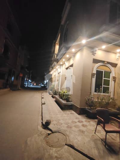 سبزہ زار سکیم ۔ بلاک پی سبزہ زار سکیم,لاہور میں 3 کمروں کا 4 مرلہ مکان 2.5 کروڑ میں برائے فروخت۔