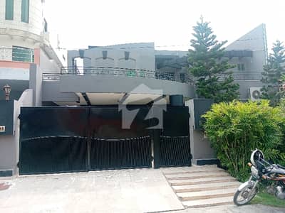 1 kanal upper portion 3 beds for rent