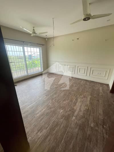 D-12 Islamabad 30*70 Upper Portion For Rent 3bed With Washroom Drawing Dining Tv Lounge Kichen Room Electric Meter Separate Parking