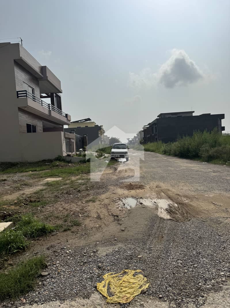 25x40 plot for sale in g14/2 25x40 plot for sale in g14/2