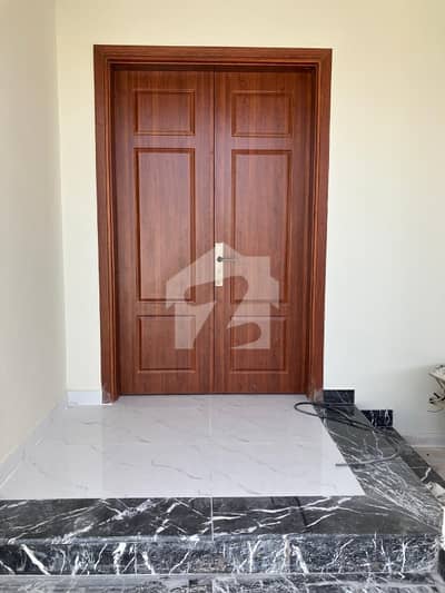 UNIQUE 350 SQUARE YARD HOUSE NEAR SPORTS COMPLEX FOR SALE DIRECT