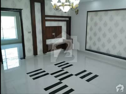 10 marla Outstanding ALMOST NEW Double Storey House In Wapda Town
