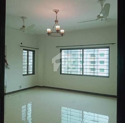 12 Marla 4 Bedroom Available Flat For Rent In Askari 11