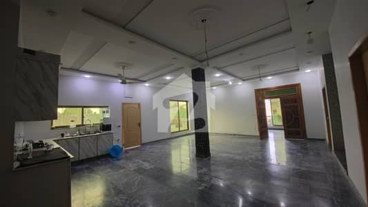 2 Kanal Office Space Available For Rent