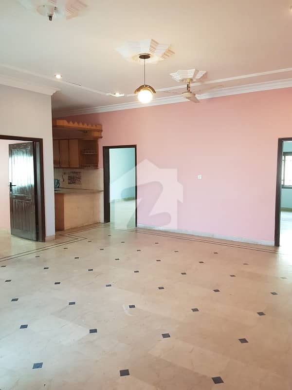 UPPER PORTION FOR RENT UPPER PORTION FOR RENT