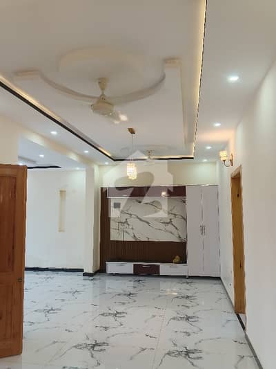 BEAUTIFUL NEW GROUND PORTION AVAILABLE FOR RENT
