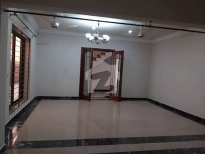 1 KANAL TRIPLE-STOREY FULL HOUSE AVAILABLE FOR RENT 1 KANAL TRIPLE-STOREY FULL HOUSE AVAILABLE FOR RENT