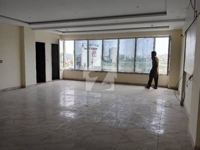 ڈی ایچ اے فیز 5 ڈی ایچ اے ڈیفینس,لاہور میں 4 مرلہ Studio دفتر 1.0 لاکھ میں کرایہ پر دستیاب ہے۔
