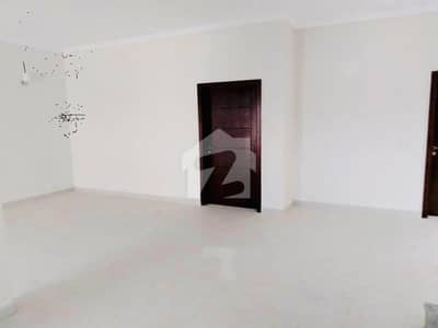 3Bed DDL 200sq yd Villa FOR SALE. All amenities nearby including Parks, Mosques and Gallery 3Bed DDL 200sq yd Villa FOR SALE. All amenities nearby including Parks, Mosques and Gallery