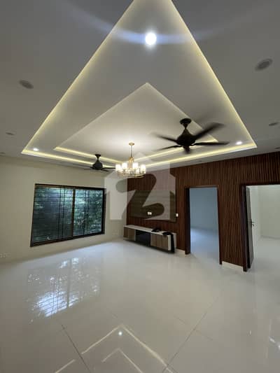 10 Marla Corner House Available For Sale In Sector C1 10 Marla Corner House Available For Sale In Sector C1