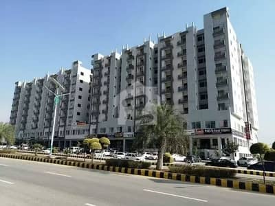 Reasonable Rent, Corner & Open Tarace Scinic view, All Facilities are available, Only 2 Mints Drive From Main Islamabad Expressway, On Main Gulberg Expressway , 3 Bed Luxury Apartment For Rent In A Big And Best Diamond Mall And Residency , Gulberg Islamabd.