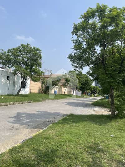 ایم پی سی ایچ ایس ۔ بلاک ایف ایم پی سی ایچ ایس ۔ ملٹی گارڈنز,بی ۔ 17,اسلام آباد میں 8 مرلہ رہائشی پلاٹ 1.35 کروڑ میں برائے فروخت۔ ایم پی سی ایچ ایس ۔ بلاک ایف ایم پی سی ایچ ایس ۔ ملٹی گارڈنز,بی ۔ 17,اسلام آباد میں 8 مرلہ رہائشی پلاٹ 1.35 کروڑ میں برائے فروخت۔