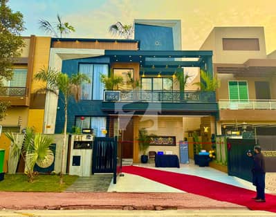 10 Marla Residential House For Sale In Quaid Block, Nearby Commercial Market, School, Mosque and Health Care Canter