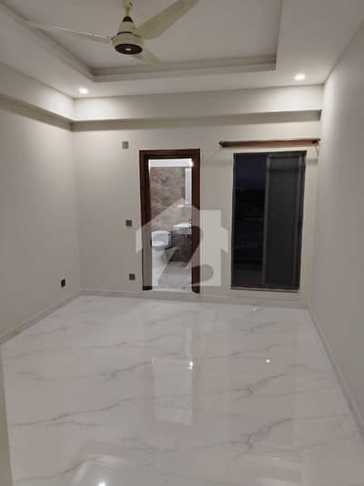 01 BEDROOM LUXURY UNFURNISHED APARTMENT AVAILABLE FOR RENT AT GULBERG GREEN ISLAMABAD