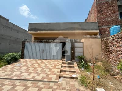10 MARLA HOT LOCATION SINGLE-STORY HOUSE AVAILABLE FOR SALE IN LDA AVENUE - BLOCK C (60 FEET WIDE ROAD)