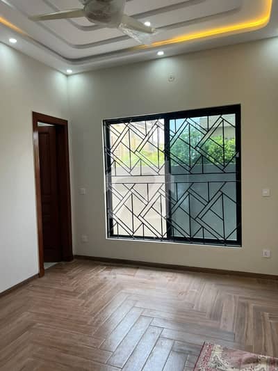 12 Marla Brand New Upper Portion Available For Rent