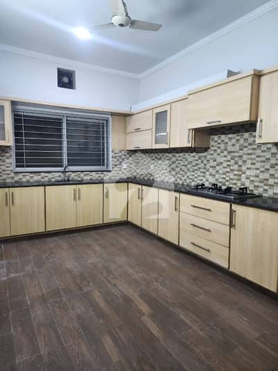 ONE KANAL BEAUTIFULL UPPER PORTION FOR RENT IN DHA LAHORE