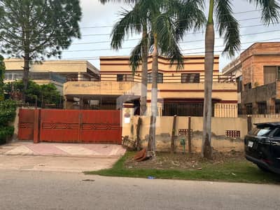 One Kanal Used Modern Design Bungalow For Sale At Prime Location Of DHA Lahore Near To Park Masjid & Commercial Market. One Kanal Used Modern Design Bungalow For Sale At Prime Location Of DHA Lahore Near To Park Masjid & Commercial Market.