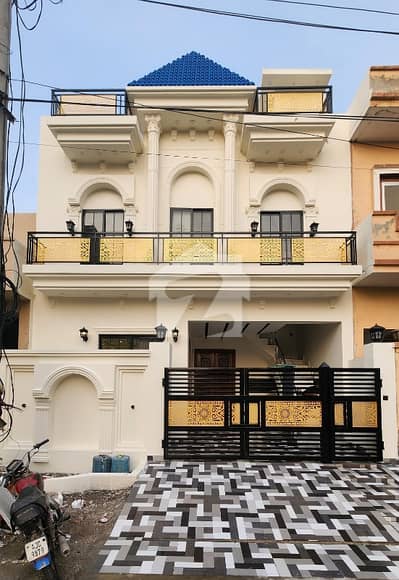 Hot Deal! Modern House Available in Canal Garden (Direct Owner) Hot Deal! Modern House Available in Canal Garden (Direct Owner)
