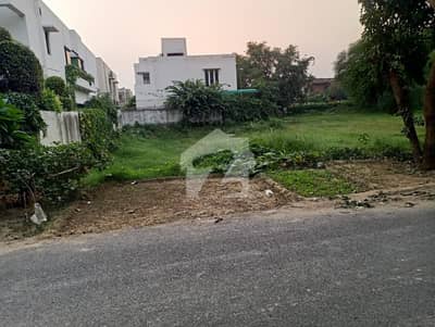 ڈی ایچ اے فیز 7 - بلاک ڈبلیو ڈی ایچ اے فیز 7,ڈی ایچ اے ڈیفینس,لاہور میں 1 کنال رہائشی پلاٹ 5.75 کروڑ میں برائے فروخت۔