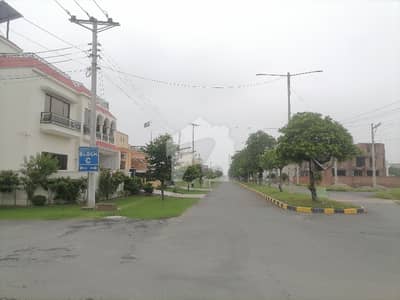 واپڈا سٹی ۔ بلاک ایچ واپڈا سٹی,فیصل آباد میں 1 کنال رہائشی پلاٹ 4.0 کروڑ میں برائے فروخت۔