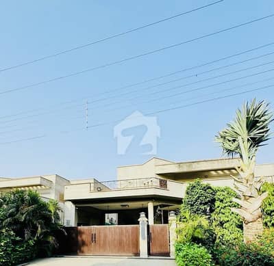 1 Kanal 4 Bedroom Brig House Available For Sale In Askari 11 Lhr Best Location And near To Park 1 Kanal 4 Bedroom Brig House Available For Sale In Askari 11 Lhr Best Location And near To Park