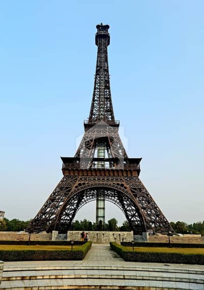 8 Marla Corner Commercial Plot Facing Eiffel Tower | Prime Location