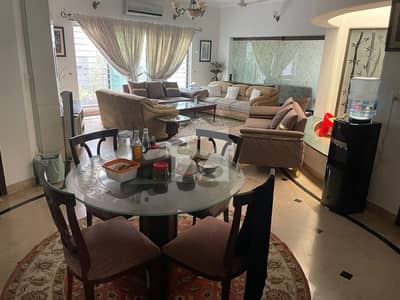 ONE KANAL BEAUTIFULL HOUSE AVAILABLE FOR RENT IN DHA PHASE 4
