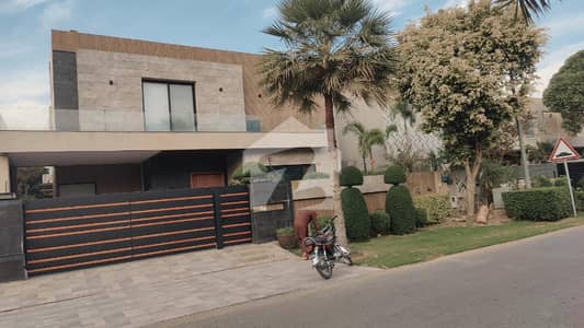 ONE KANAL BEAUTIFULL HOUSE AVAILABLE FOR RENT IN DHA PHASE 5