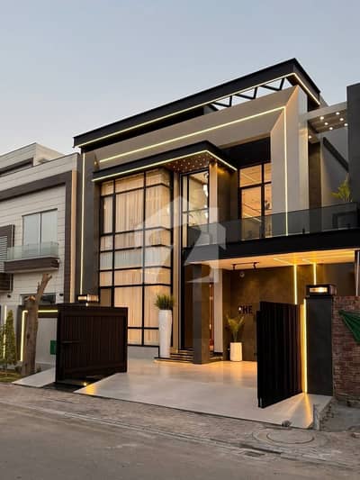 Brand New 5 Marla Luxury House For Sale In DHA 9 Town | Prime Location | Near Park & Commercial | Modern Design | Best Investment Opportunity Brand New 5 Marla Luxury House For Sale In DHA 9 Town | Prime Location | Near Park & Commercial | Modern Design | Best Investment Opportunity