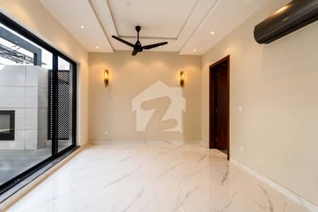 1 KANAL BEAUTIFUL DESIGNER HOUSE FOR SALE 1 KANAL BEAUTIFUL DESIGNER HOUSE FOR SALE