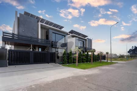 1 KANAL BEAUTIFUL DESIGNER HOUSE FOR SALE