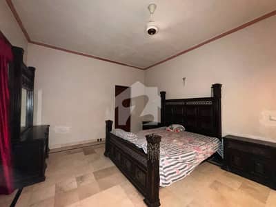 ڈی ایچ اے فیز 4 ڈی ایچ اے ڈیفینس,لاہور میں 5 کمروں کا 1 کنال مکان 7.95 کروڑ میں برائے فروخت۔ ڈی ایچ اے فیز 4 ڈی ایچ اے ڈیفینس,لاہور میں 5 کمروں کا 1 کنال مکان 7.95 کروڑ میں برائے فروخت۔