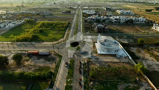 ستارہ ولاز فیصل آباد میں 2 کنال رہائشی پلاٹ 7.2 کروڑ میں برائے فروخت۔
