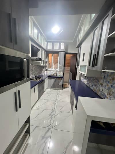 luxury 3bed dd portion available on main peaceful area