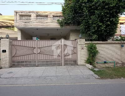 12 Marla Single Story House Main ki Back Very Near Main Boulevard Near Khayaban E Firdousi And Moulana Shouqat Ali Road 12 Marla Single Story House Main ki Back Very Near Main Boulevard Near Khayaban E Firdousi And Moulana Shouqat Ali Road