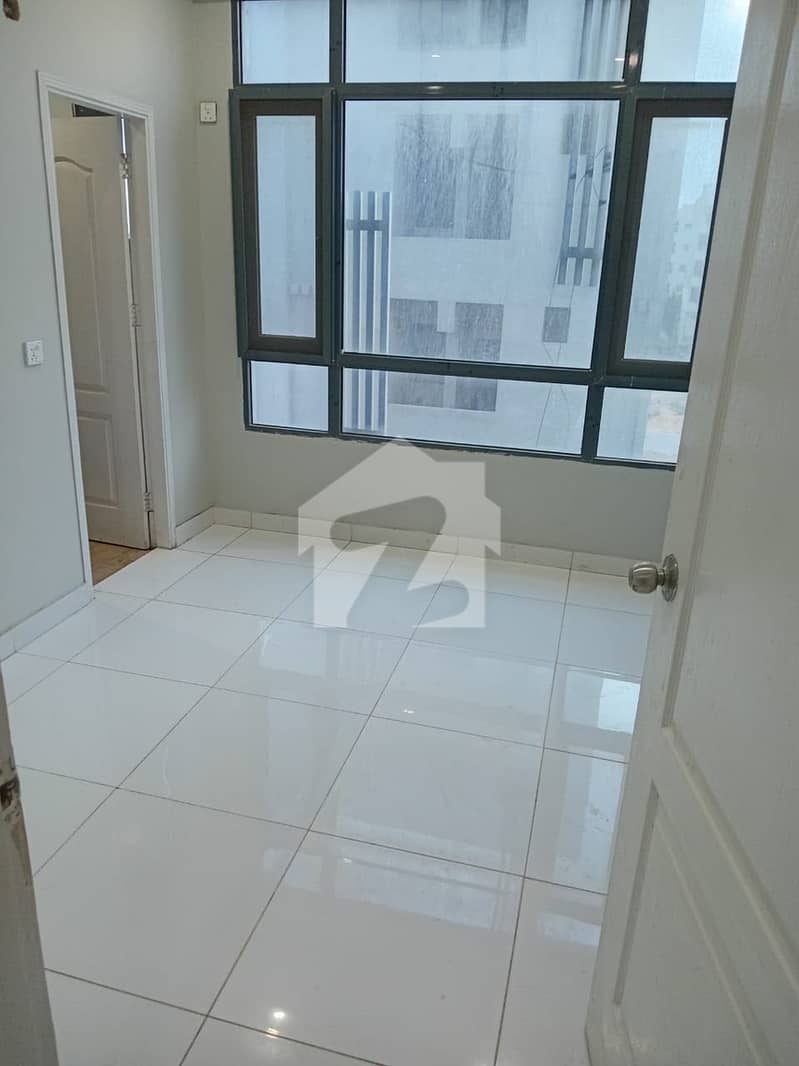 STUDIO APARTMENT AVAILABLE FOR SALE STUDIO APARTMENT AVAILABLE FOR SALE