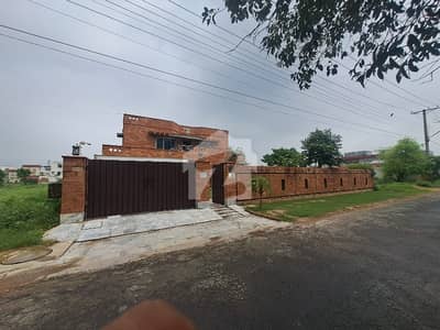 2 Kanal House for sale on Main Road
