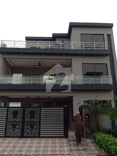 10 Marla Lower Or Upper Portion Available For Rent